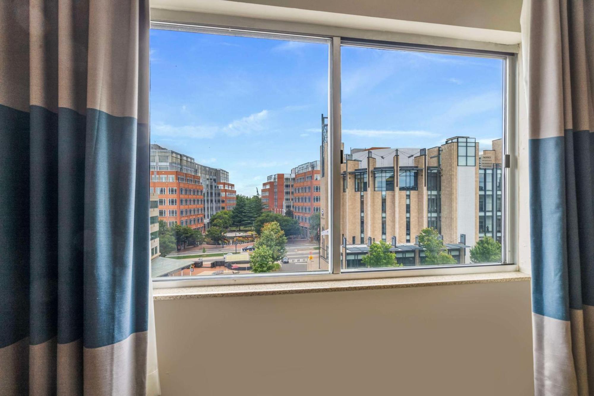 Hotel Doubletree By Hilton Charlotte Uptown Zewnętrze zdjęcie
