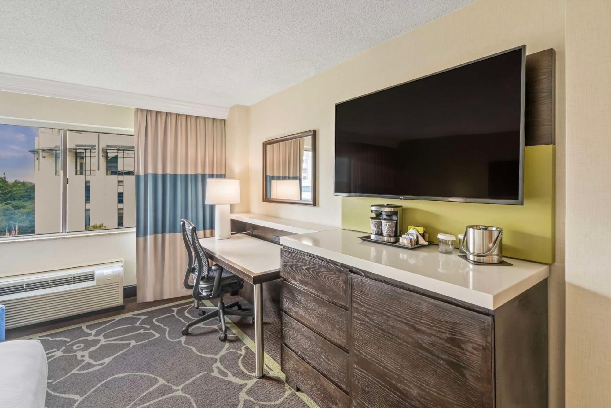Hotel Doubletree By Hilton Charlotte Uptown Zewnętrze zdjęcie