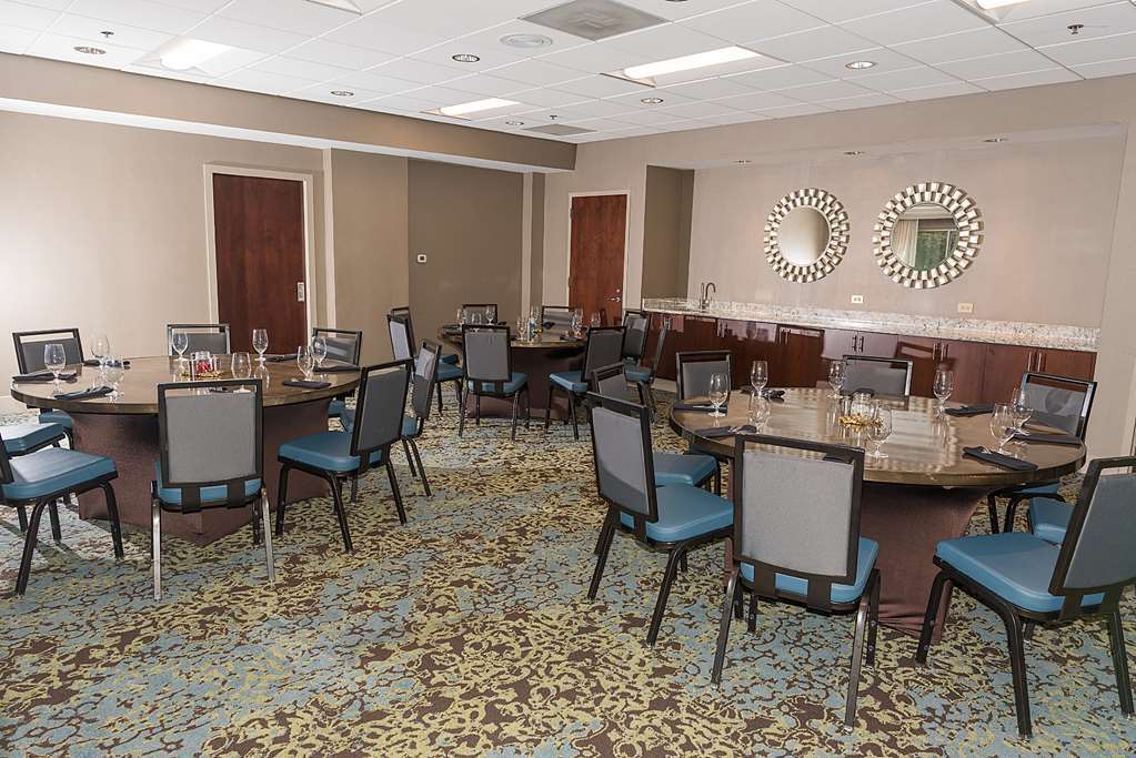 Hotel Doubletree By Hilton Charlotte Uptown Udogodnienia zdjęcie